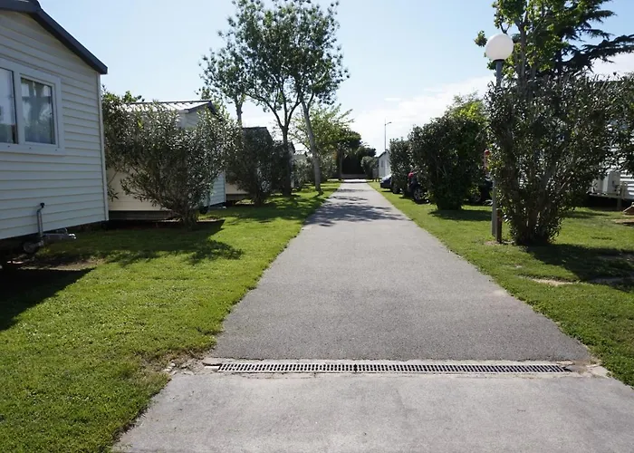 La Κάμπινγκ 3*