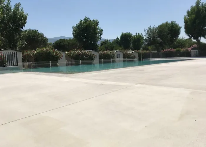 La Κάμπινγκ 3*